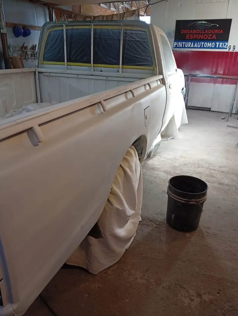 Restauración Camioneta - En proceso