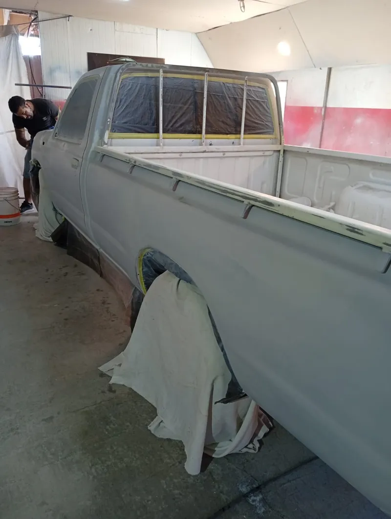 Restauración Camioneta - En proceso