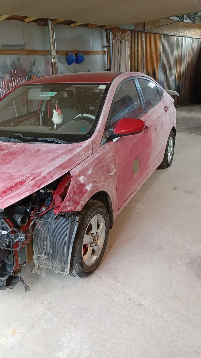 Restauración Hyundai Accent - Antes