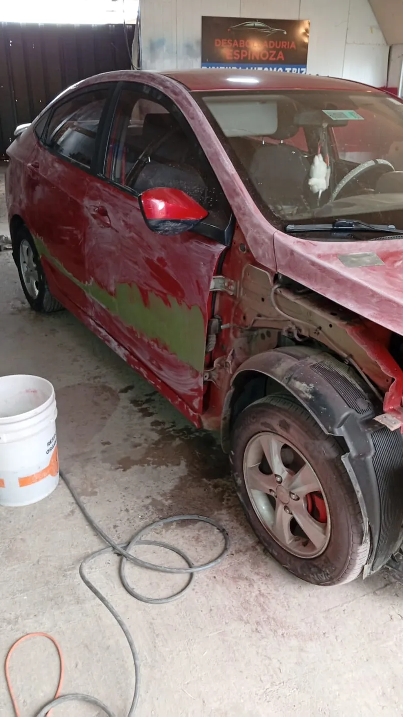Restauración Hyundai Accent - En proceso
