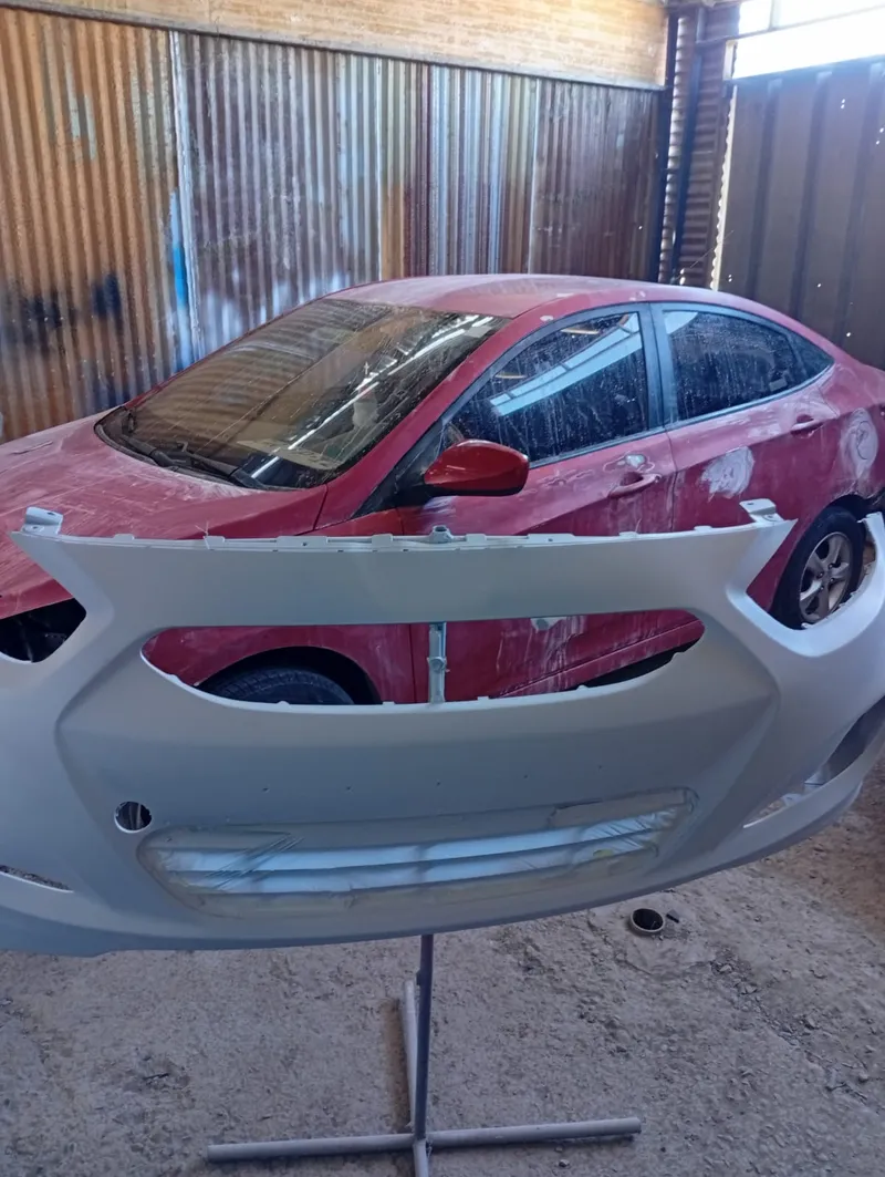 Restauración Hyundai Accent - En proceso